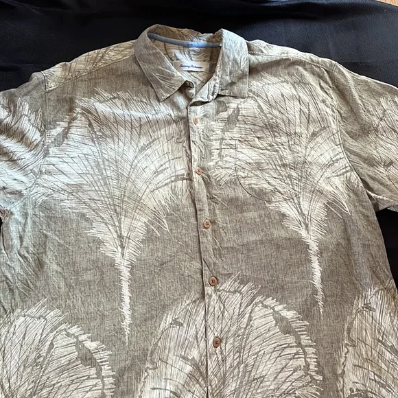 TOMMY BAHAMA silk shirt - Picture 6 of 11